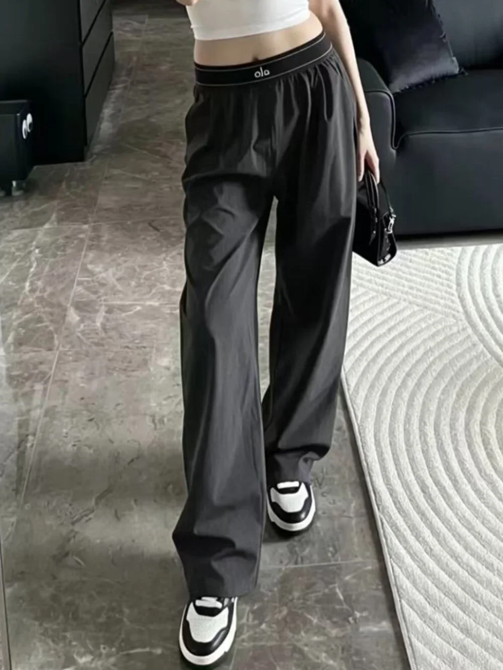 ALO Yoga alo dark